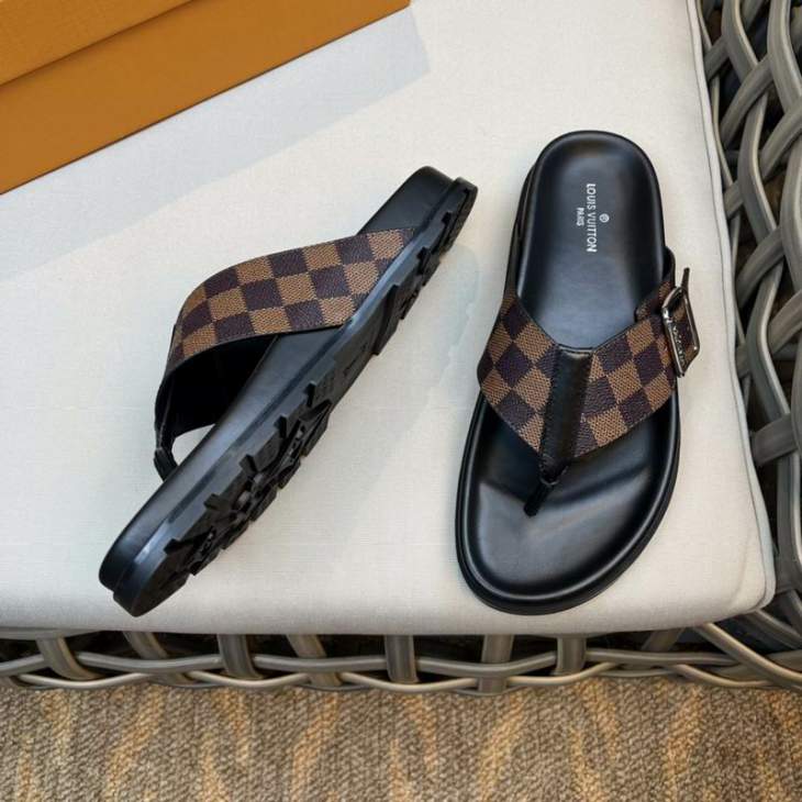 Picture of Louis Vuitton Slippers _SKULVsz38-45mnf01151445
